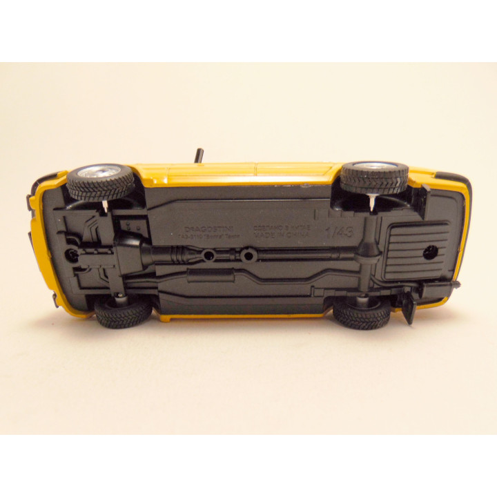 GAZ 3110 Volga Taxi USSR 1:43 Deagostini geel