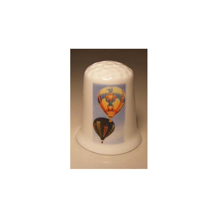 Luchtballon op een porselein vingerhoedje nr06