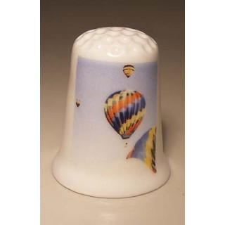Luchtballon op een porselein vingerhoedje nr07