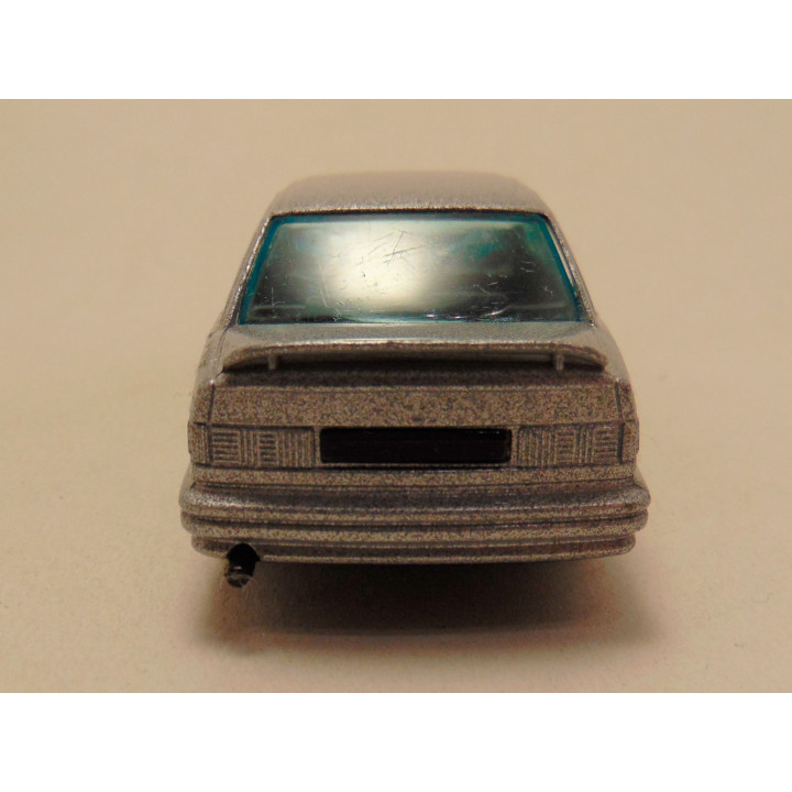 Ford Sierra Sapphire 1:43 Bburago zilverkleurig