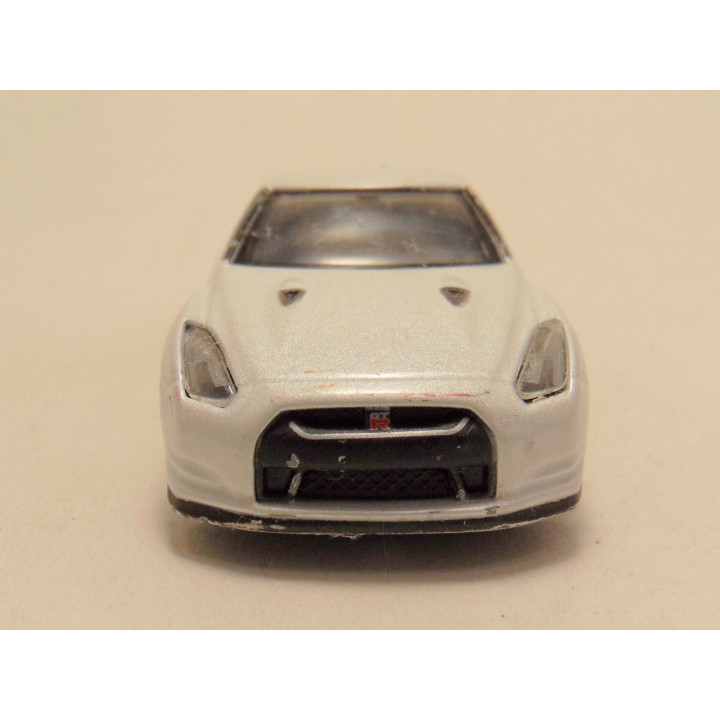 Nissan GT R 2009 1:43 Bburago wit