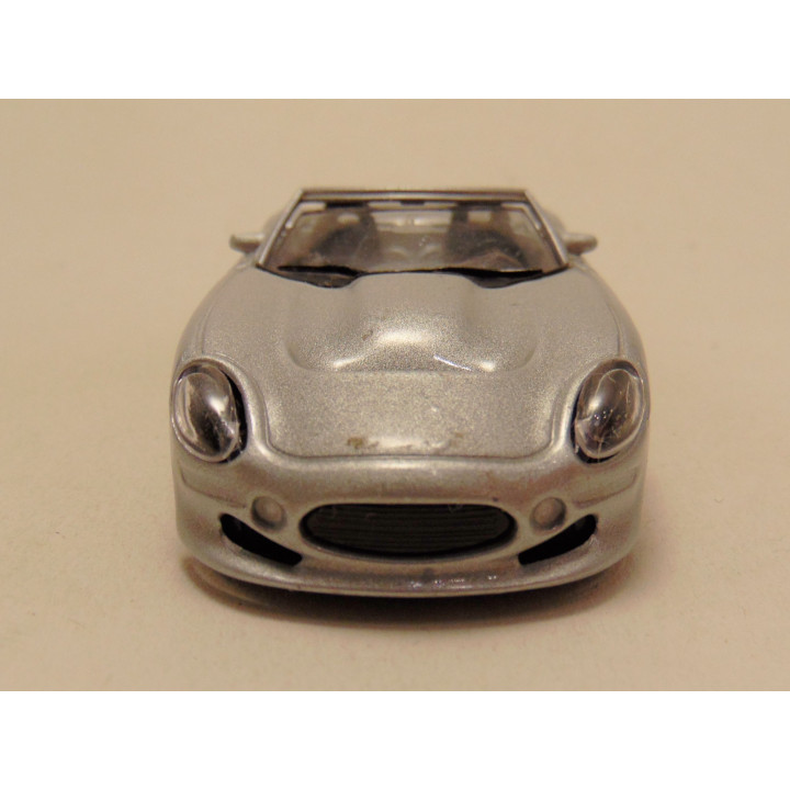 Shelby Series 1 1999 1:43 Bburago zilverkleurig