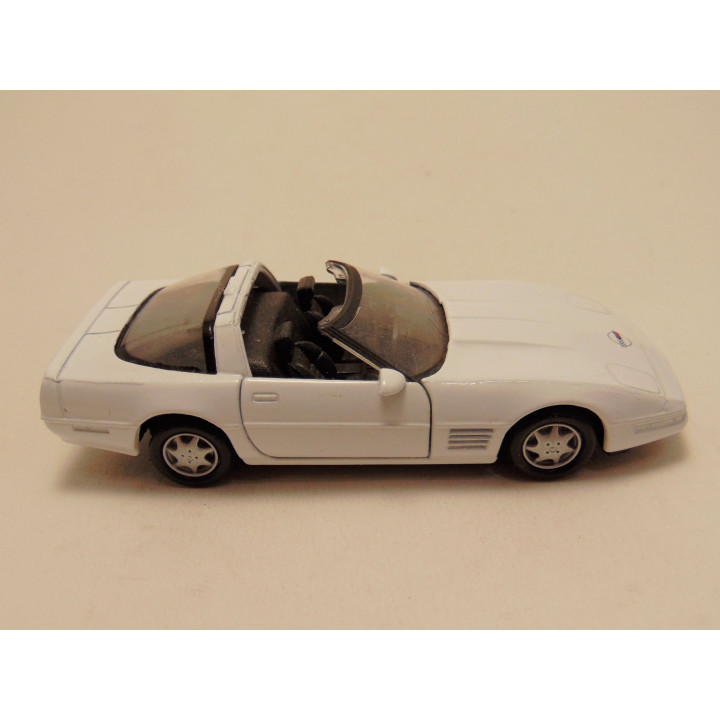 Chevrolet Corvette ZR1 1984 1:38 Maisto wit