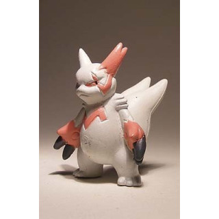 Zangoose Pokemon figuur