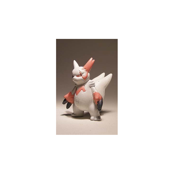 Zangoose Pokemon figuur