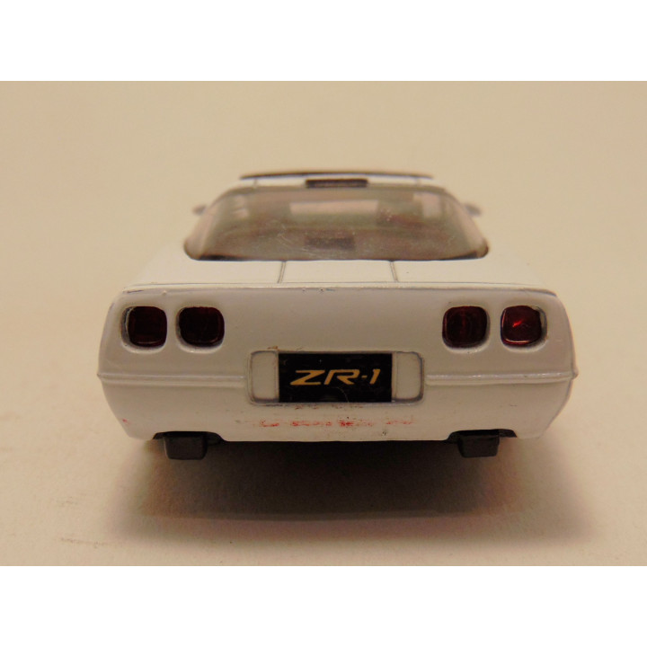 Chevrolet Corvette ZR1 1984 1:38 Maisto wit