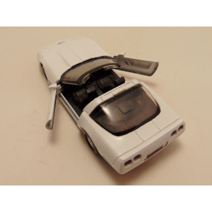 Chevrolet Corvette ZR1 1984 1:38 Maisto wit