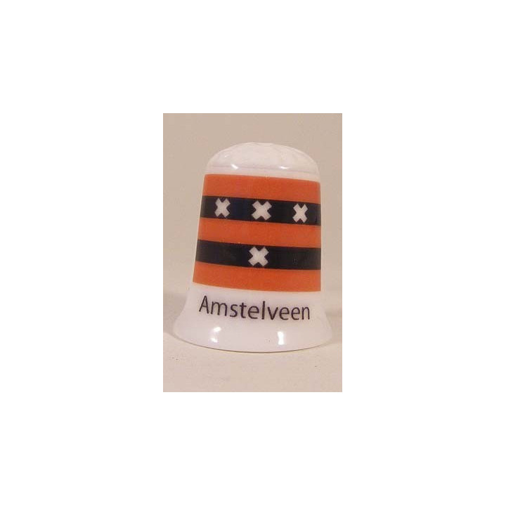 Amstelveen Nederlandse gemeentevlag op een porselein vingerhoedje