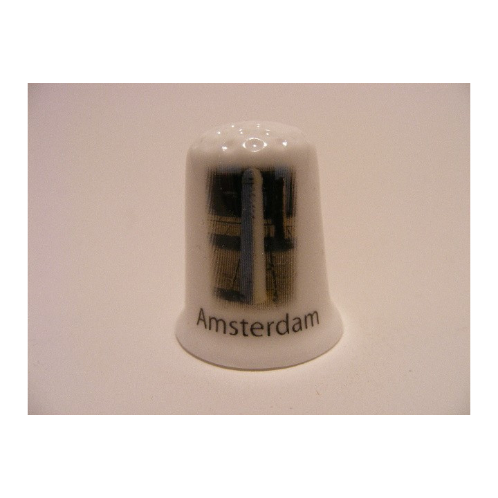 Een amsterdammertje in Amsterdam op een vingerhoedje
