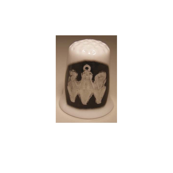 Apen horen zien zwijgen op een porselein vingerhoedje nr04