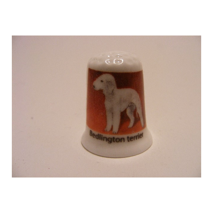 Bedlington terrier getekend op een porselein vingerhoedje