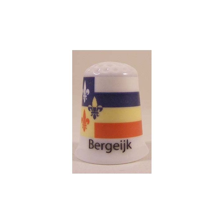 Bergeijk Nederlandse gemeentevlag op een porselein vingerhoedje