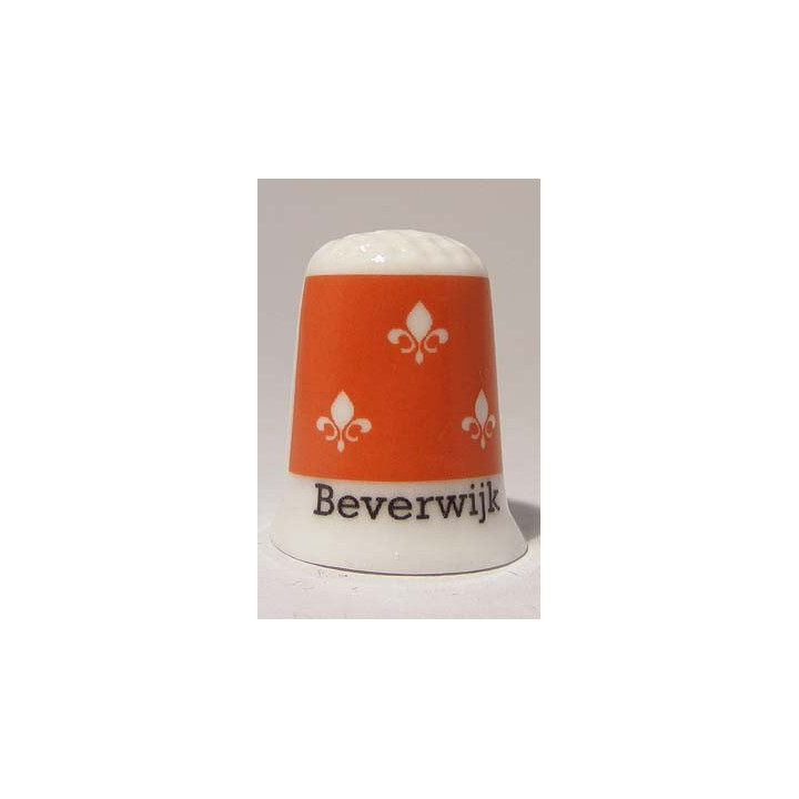 Beverwijk Nederlandse gemeentevlag op een porselein vingerhoedje