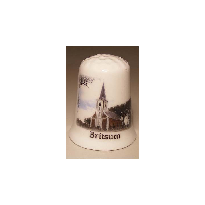 De Johanneskerk in Britsum in de gemeente Leeuwarden op een vingerhoedje