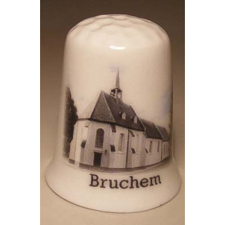 Hervormde kerk in Bruchum in de gemeente Zaltbomme op een vingerhoedje