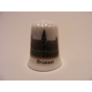 Brussel op een porselein vingerhoedje