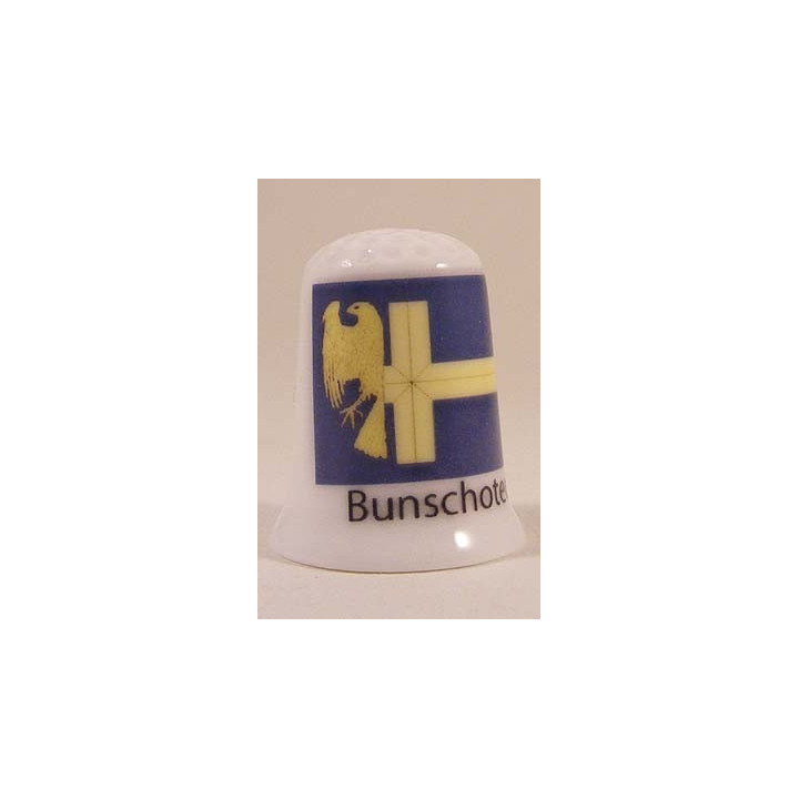 Bunschoten Nederlandse gemeentevlag op een porselein vingerhoedje