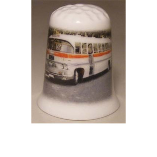 Touringbus op een vingerhoedje