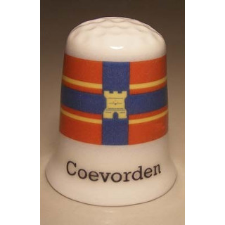 Coevorden Nederlandse gemeentevlag op een porselein vingerhoedje