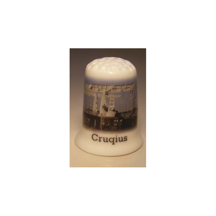 Cruquis op een porselein vingerhoedje