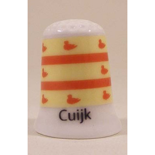 Cuijk Nederlandse gemeentevlag op een porselein vingerhoedje