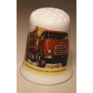 DAF A1300 vrachtwagen op een vingerhoedje DAF A1300 vrachtwagen op een vingerhoedje