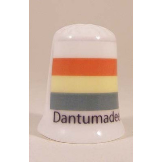 Dantumadeel Nederlandse gemeentevlag op een porselein vingerhoedje