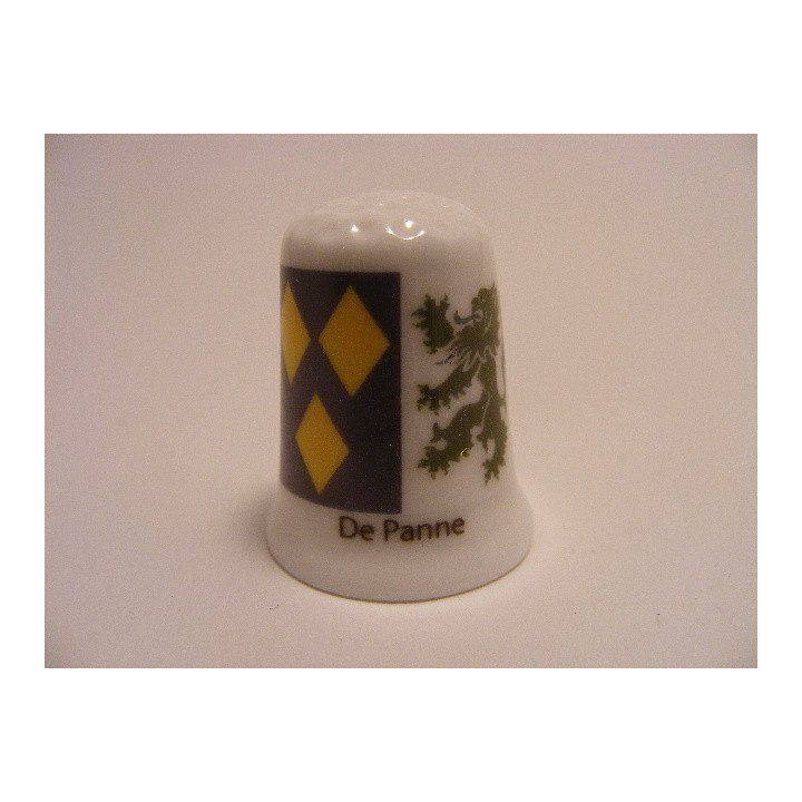 De Panne vlag Belgie op een porselein vingerhoedje