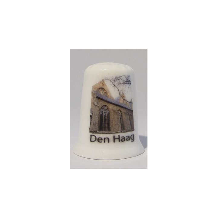 Den Haag kerk op een porselein vingerhoedje