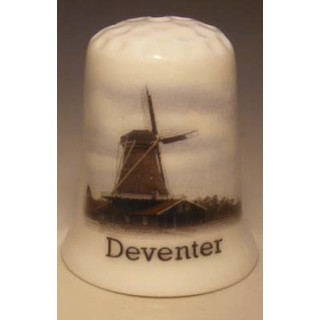 Deventer op een porselein vingerhoedje