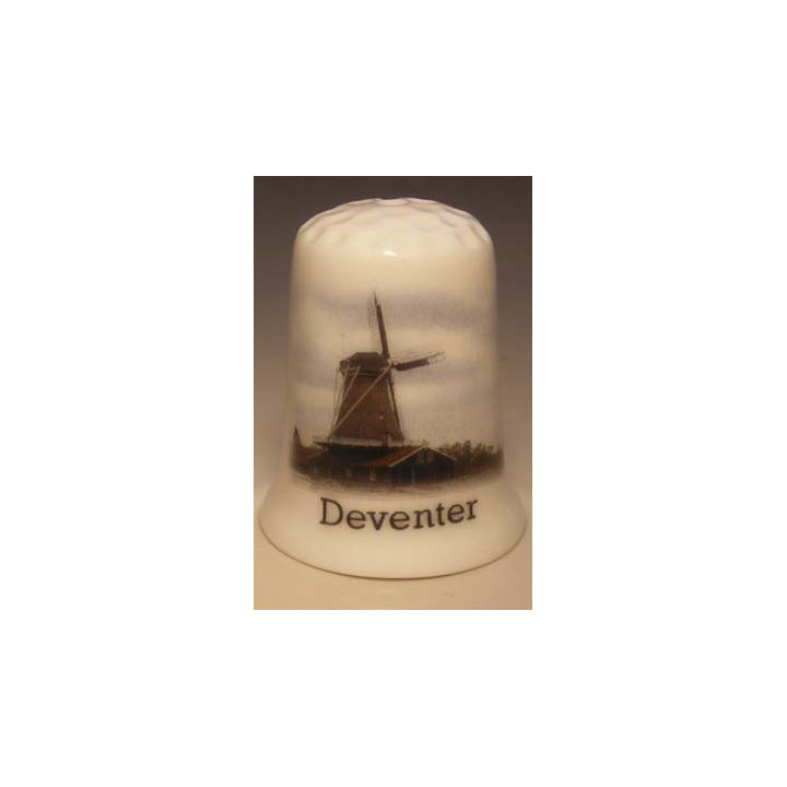 Deventer op een porselein vingerhoedje