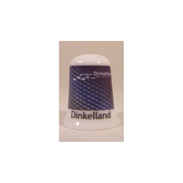 Dinkelland Nederlandse gemeentevlag op een porselein vingerhoedje