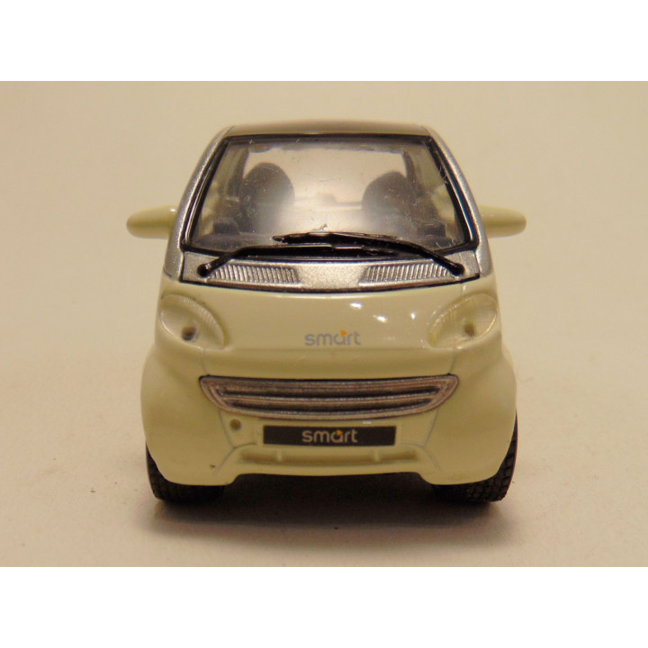 Smart City coupe 1:33 Maisto creme