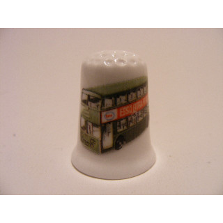 Dubbeldekker stadsbus afbeelding op een porselein vingerhoedje Dubbeldekker stadsbus afbeelding op een porselein vingerhoedje