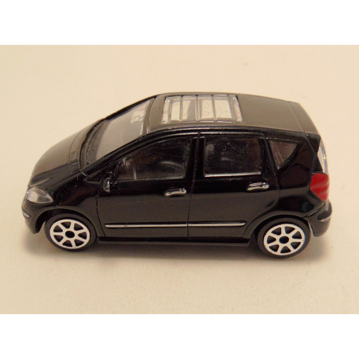 Mercedes A class 1:43 Maisto zwart