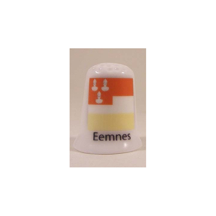 Eemnes Nederlandse gemeentevlag op een porselein vingerhoedje