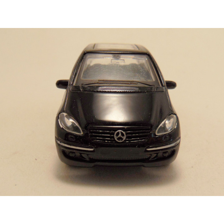 Mercedes A class 1:43 Maisto zwart