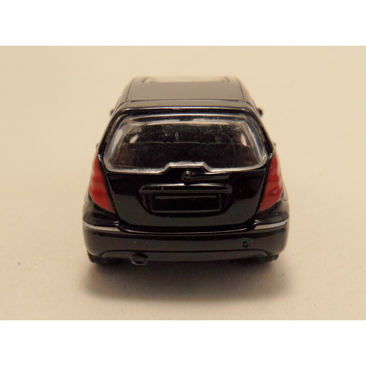 Mercedes A class 1:43 Maisto zwart