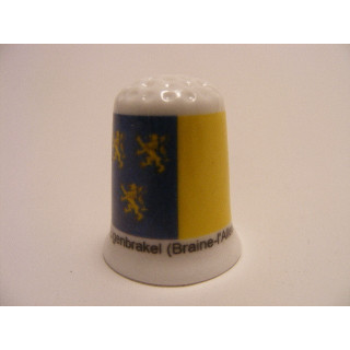 Eigenbrakel (Braine-l'Alleud) vlag Belgie op een porselein vingerhoedje