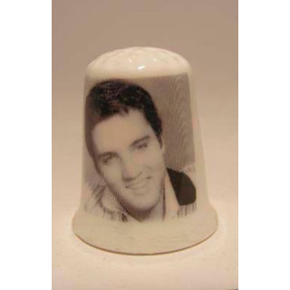 Elvis Presley the king op een porselein vingerhoedje
