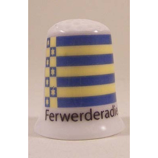 Ferwerderadiel Nederlandse gemeentevlag op een porselein vingerhoedje