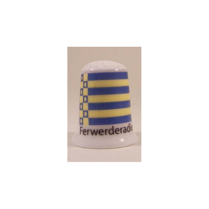 Ferwerderadiel Nederlandse gemeentevlag op een porselein vingerhoedje Ferwerderadiel Nederlandse gemeentevlag op een porselein vingerhoedje