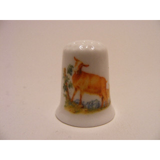 Geit met jong afbeelding op een porselein vingerhoedje