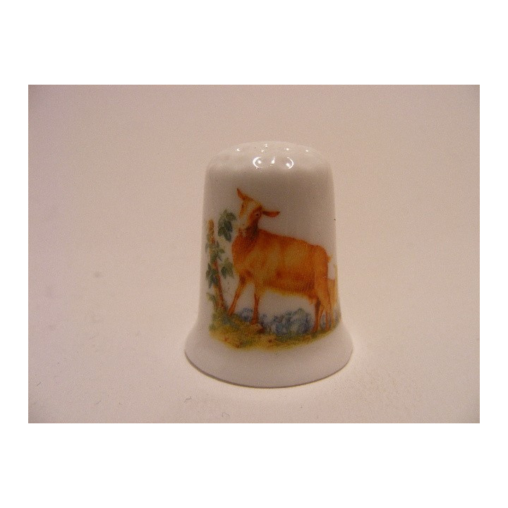 Geit met jong afbeelding op een porselein vingerhoedje