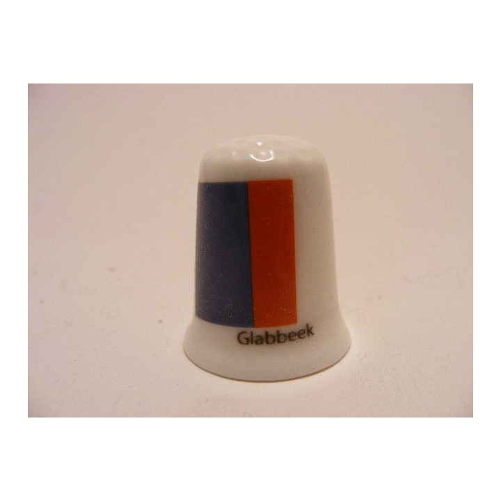 Glabbeek gemeente vlag in Belgie op een porselein vingerhoedje