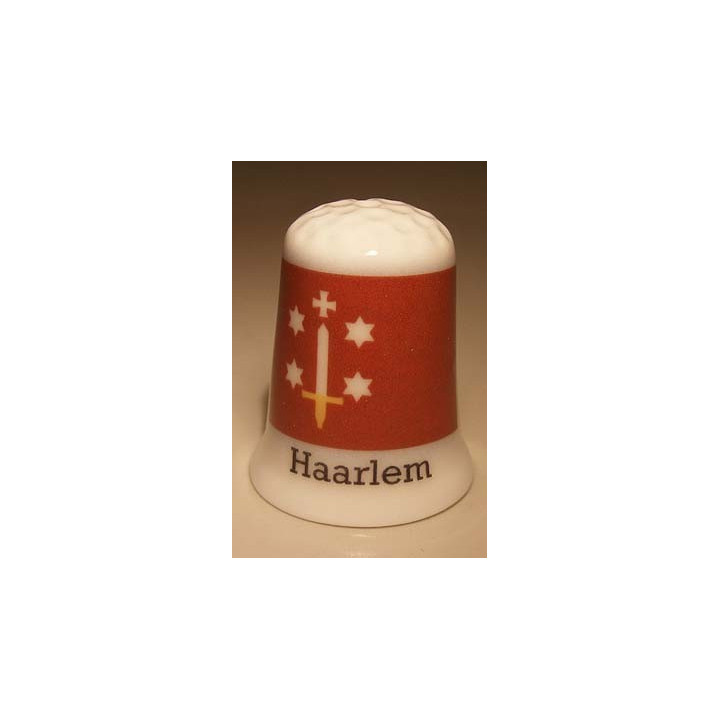 Haarlem Nederlandse gemeentevlag op een porselein vingerhoedje Haarlem Nederlandse gemeentevlag op een porselein vingerhoedje