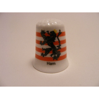 Ham vlag Belgie op een porselein vingerhoedje