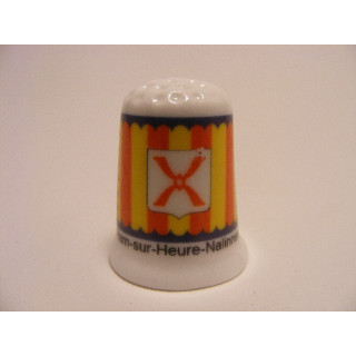 Ham-sur-Heure-Nalinnes vlag Belgie op een porselein vingerhoedje