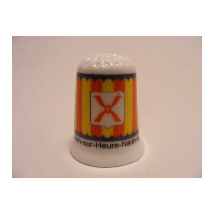 Ham-sur-Heure-Nalinnes vlag Belgie op een porselein vingerhoedje