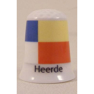 Heerde Nederlandse gemeentevlag op een porselein vingerhoedje Heerde Nederlandse gemeentevlag op een porselein vingerhoedje